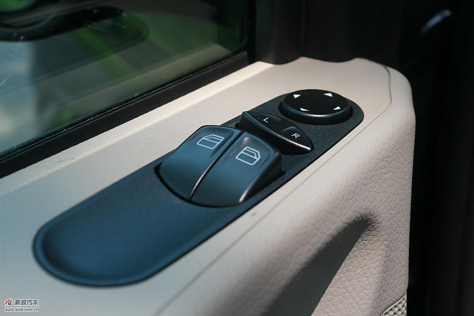 国产奔驰唯雅诺尊贵版