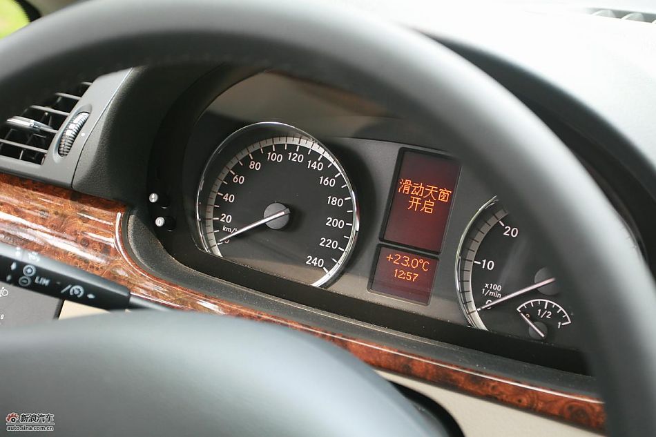 国产奔驰唯雅诺尊贵版