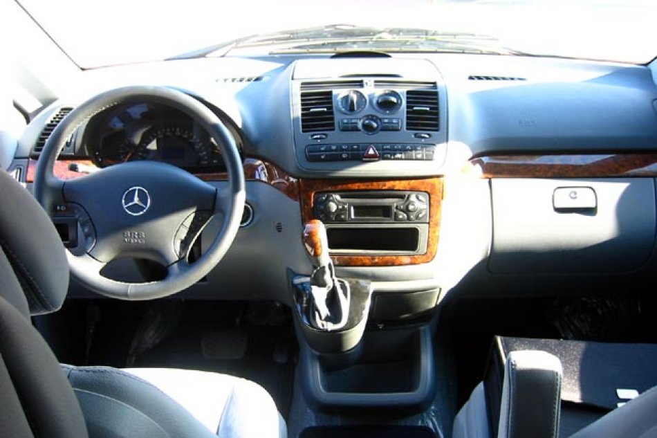 Viano的驾驶舱全景