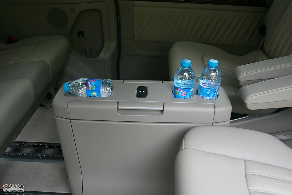 国产奔驰唯雅诺尊贵版