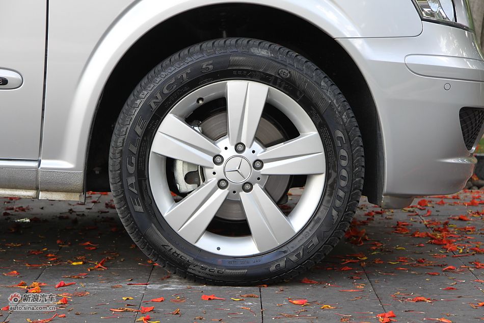 2011款奔驰唯雅诺