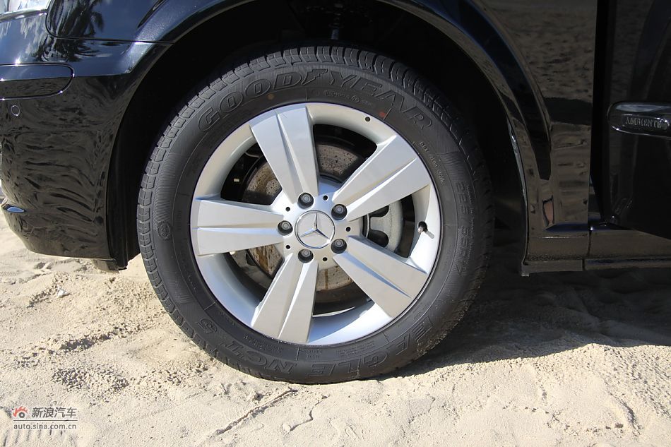 2011款奔驰唯雅诺