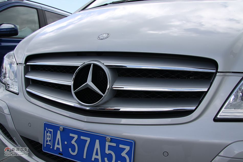 2011款奔驰唯雅诺