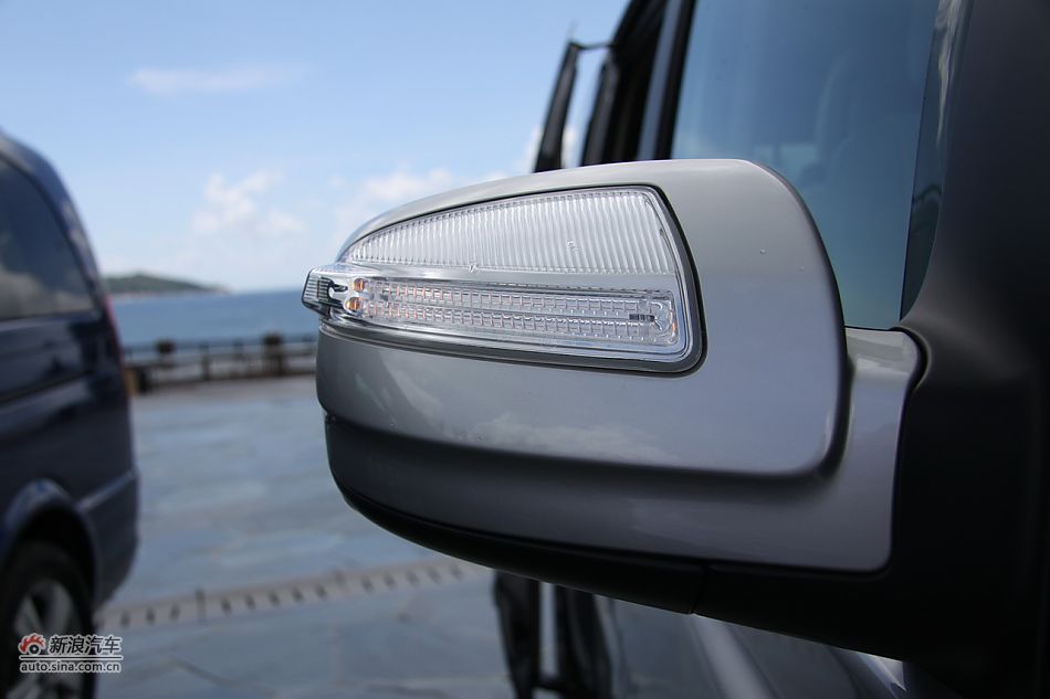 2011款奔驰唯雅诺