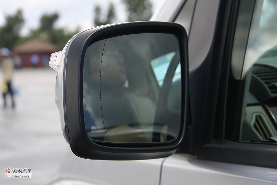 2011款奔驰唯雅诺