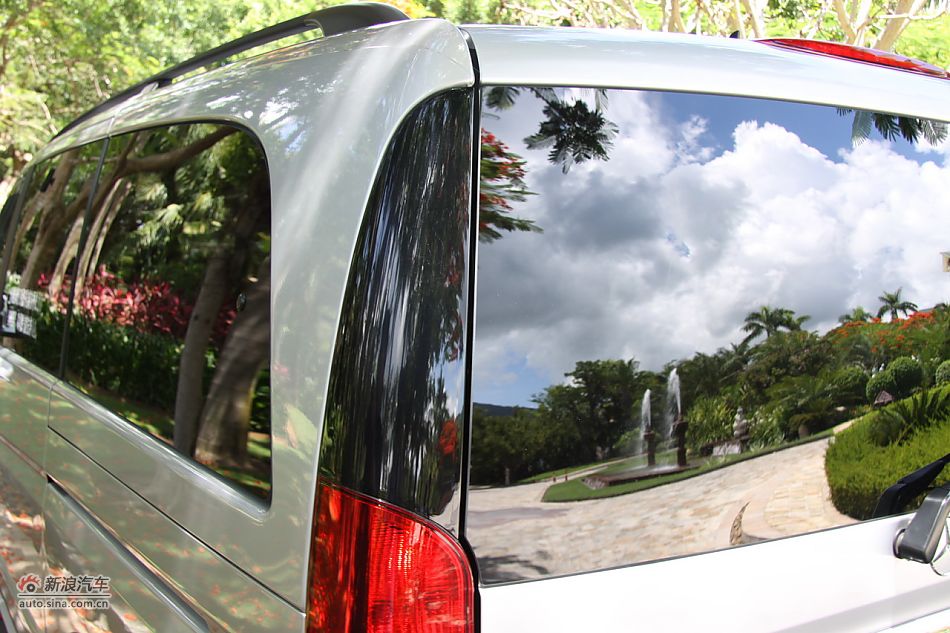 2011款奔驰唯雅诺