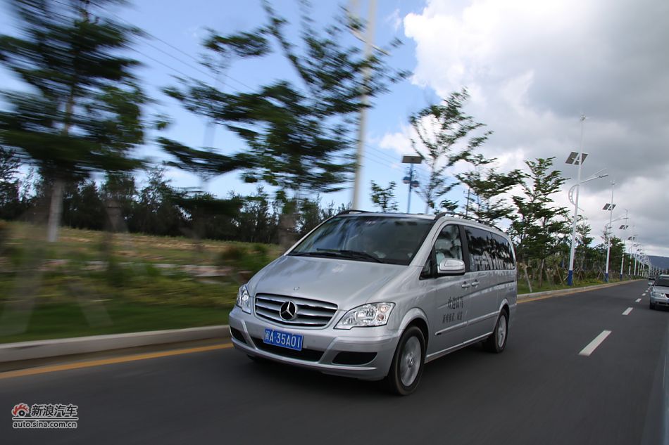 2011款奔驰唯雅诺-动态