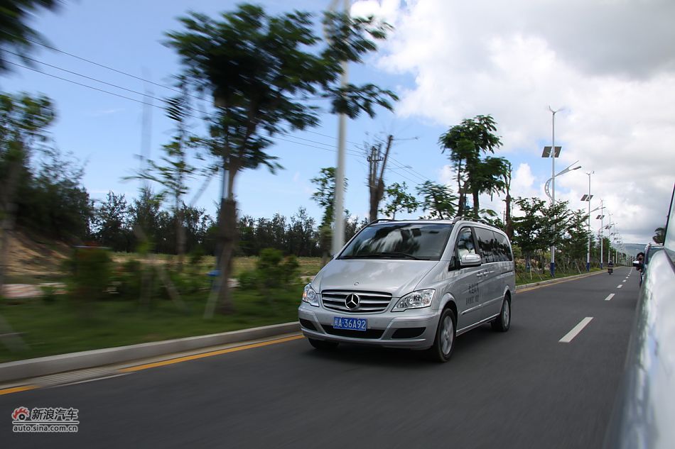 2011款奔驰唯雅诺-动态