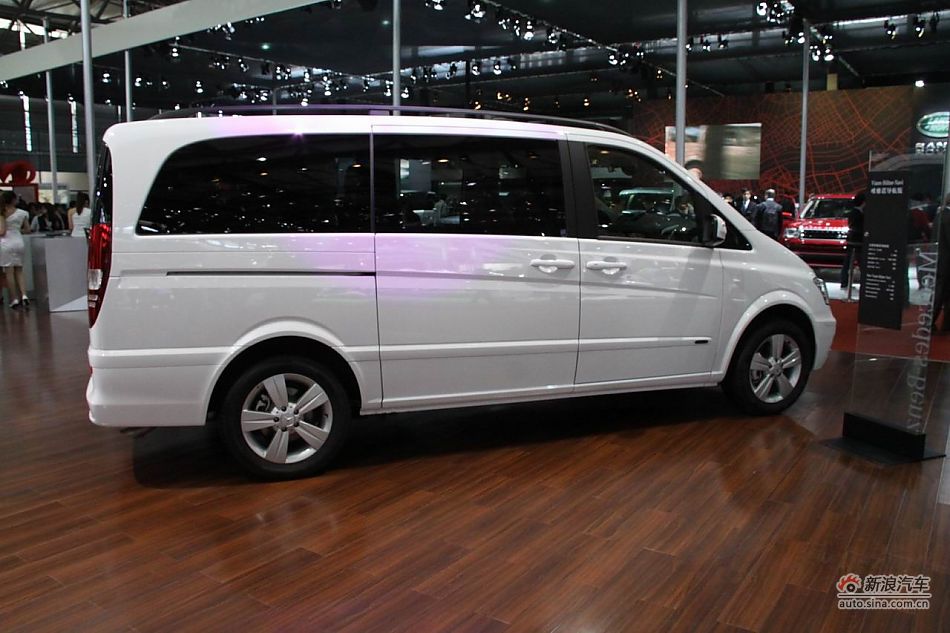 福建戴姆勒新唯雅诺导航版