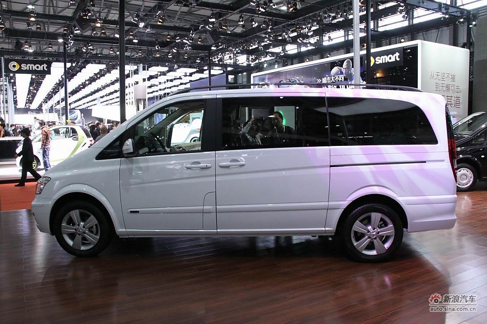 福建戴姆勒新唯雅诺导航版