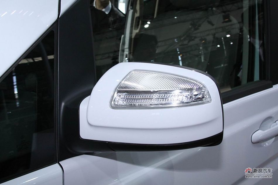 福建戴姆勒新唯雅诺导航版