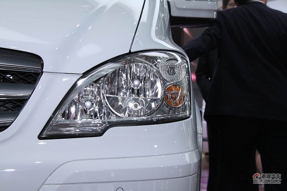 福建戴姆勒新唯雅诺导航版