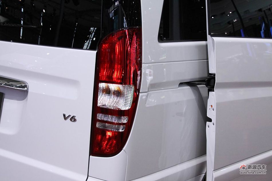 福建戴姆勒新唯雅诺导航版