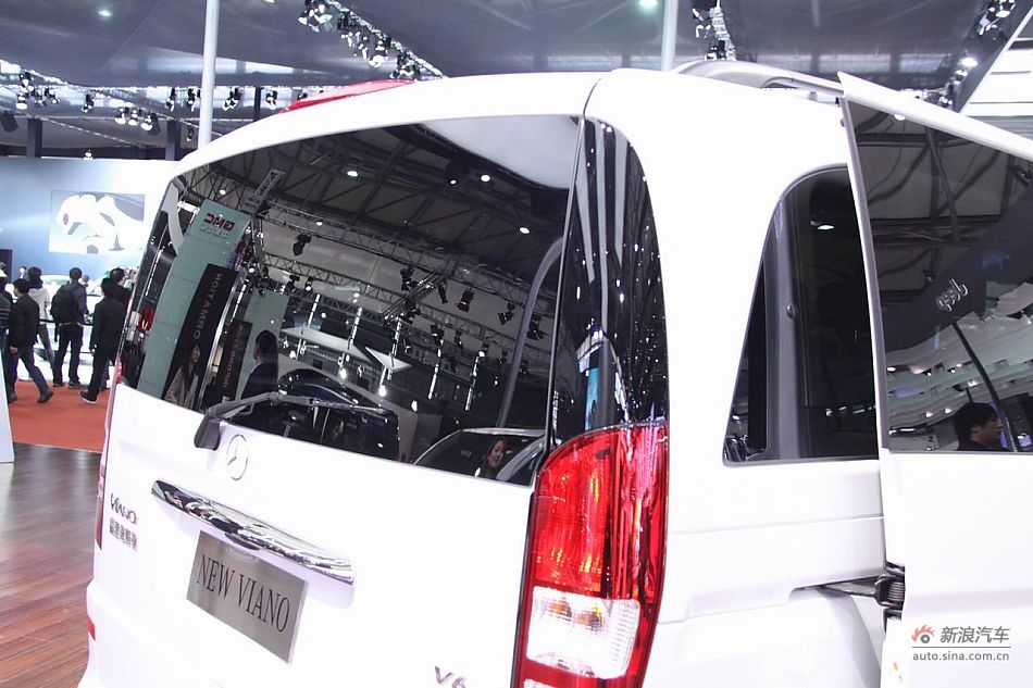 福建戴姆勒新唯雅诺导航版