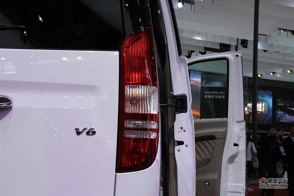 福建戴姆勒新唯雅诺导航版