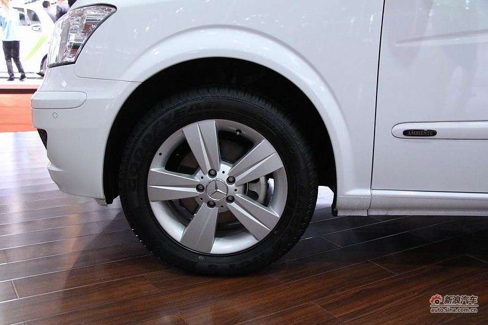 福建戴姆勒新唯雅诺导航版