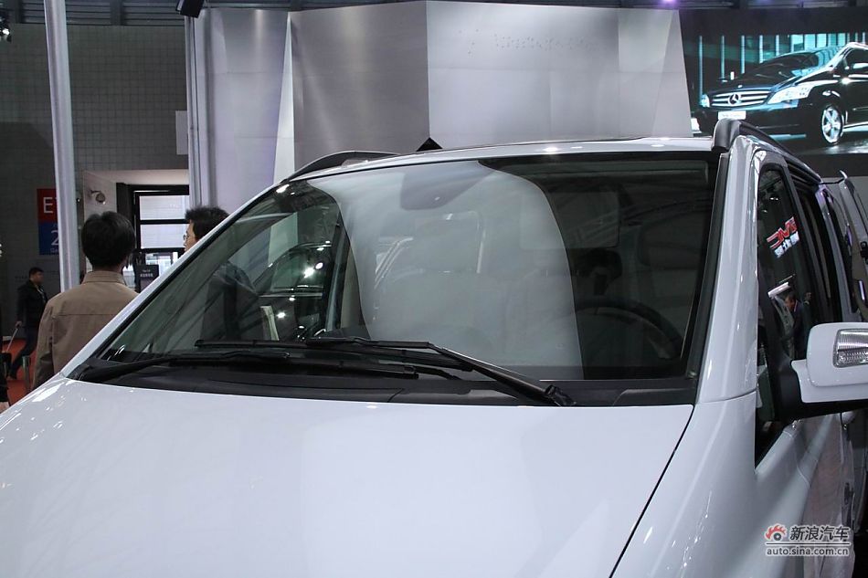 福建戴姆勒新唯雅诺导航版