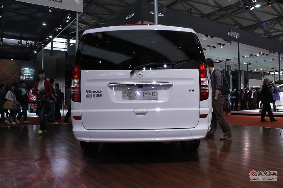 福建戴姆勒新唯雅诺导航版