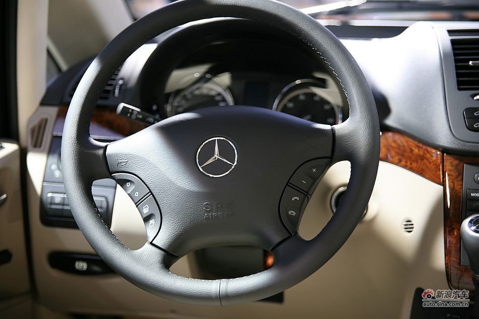 福建戴姆勒新唯雅诺