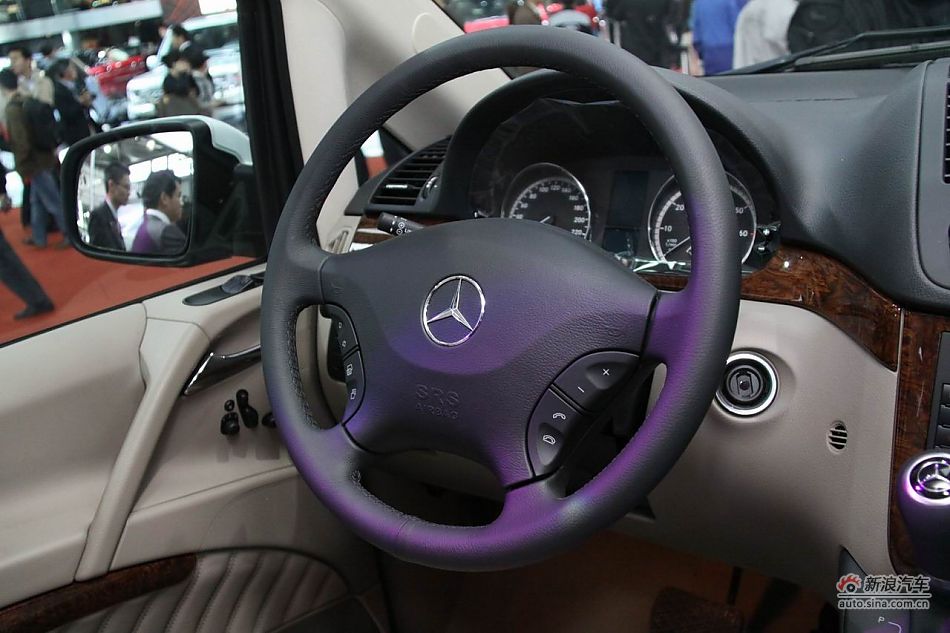 福建戴姆勒新唯雅诺导航版