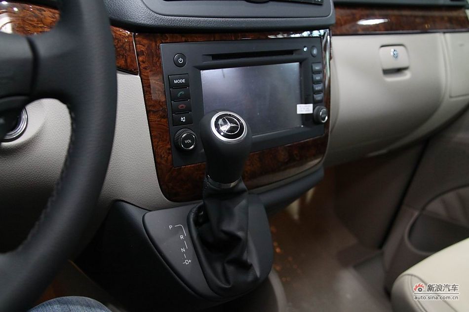 福建戴姆勒新唯雅诺导航版