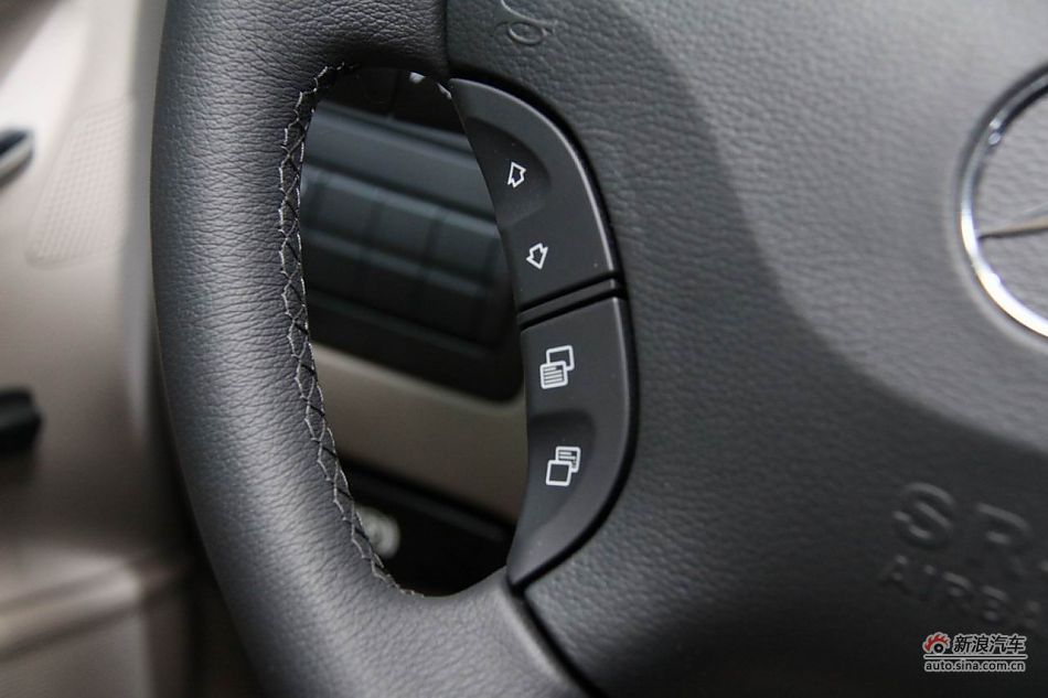 福建戴姆勒新唯雅诺导航版