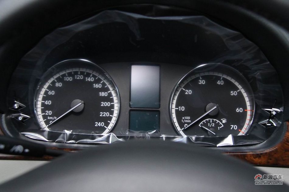 福建戴姆勒新唯雅诺导航版