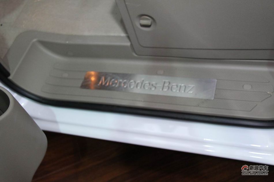 福建戴姆勒新唯雅诺导航版