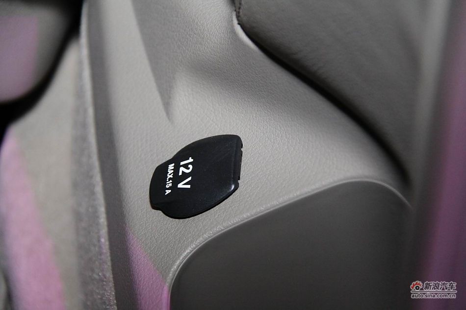 福建戴姆勒新唯雅诺导航版