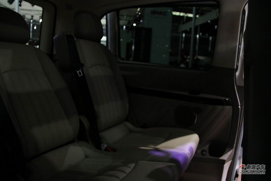 福建戴姆勒新唯雅诺导航版