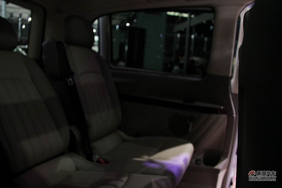 福建戴姆勒新唯雅诺导航版