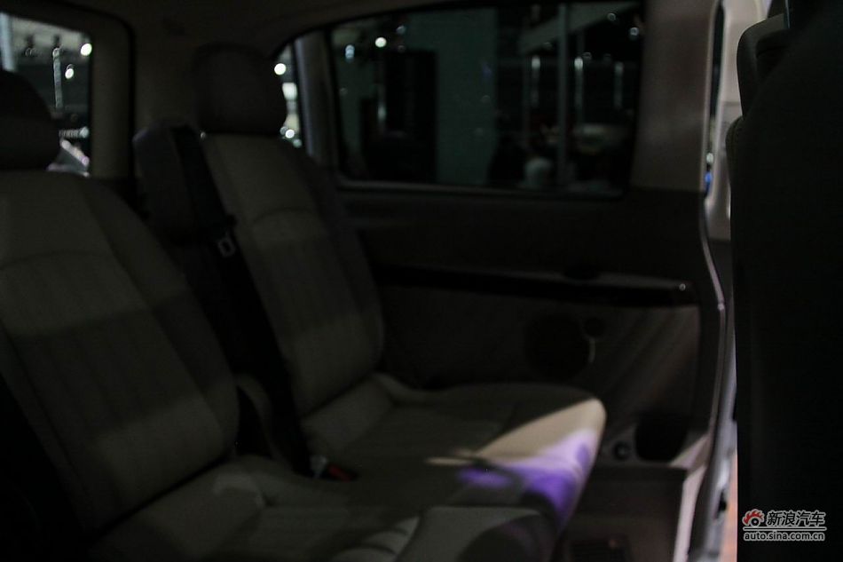 福建戴姆勒新唯雅诺导航版