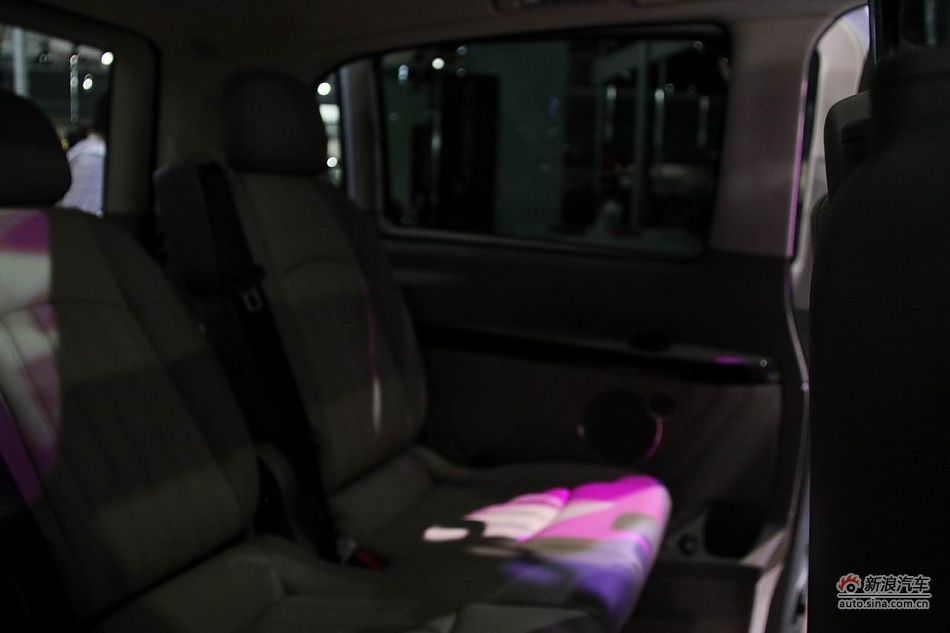 福建戴姆勒新唯雅诺导航版