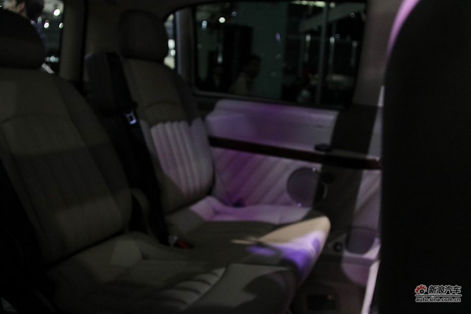 福建戴姆勒新唯雅诺导航版