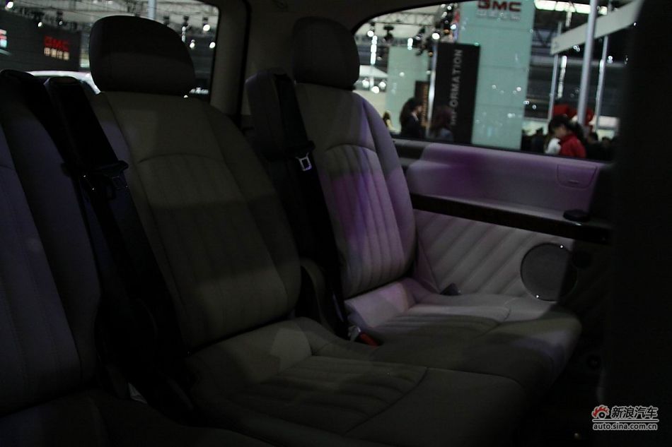 福建戴姆勒新唯雅诺导航版