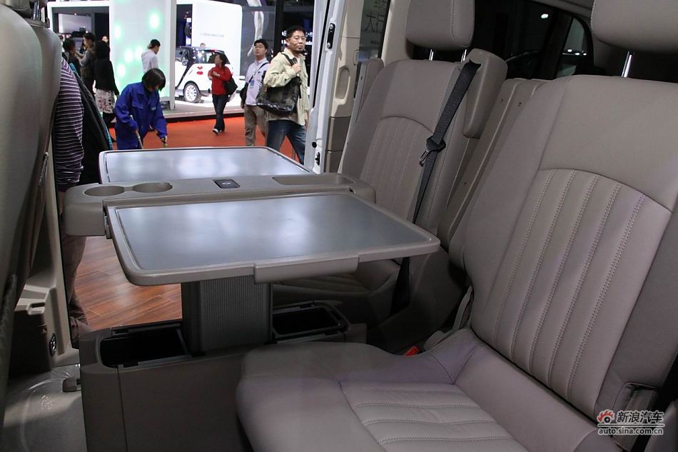 福建戴姆勒新唯雅诺导航版