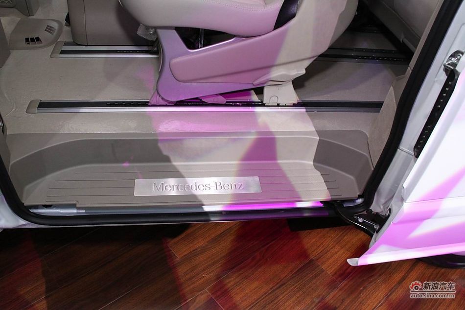 福建戴姆勒新唯雅诺导航版