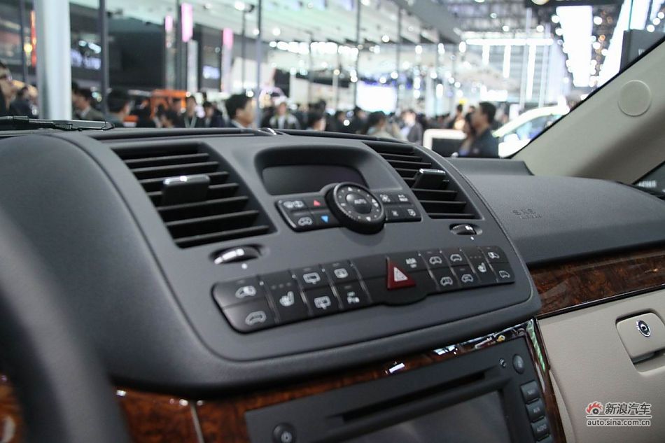 福建戴姆勒新唯雅诺导航版