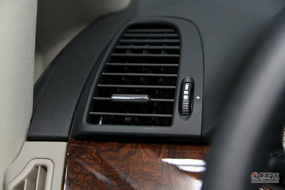 福建戴姆勒新唯雅诺导航版