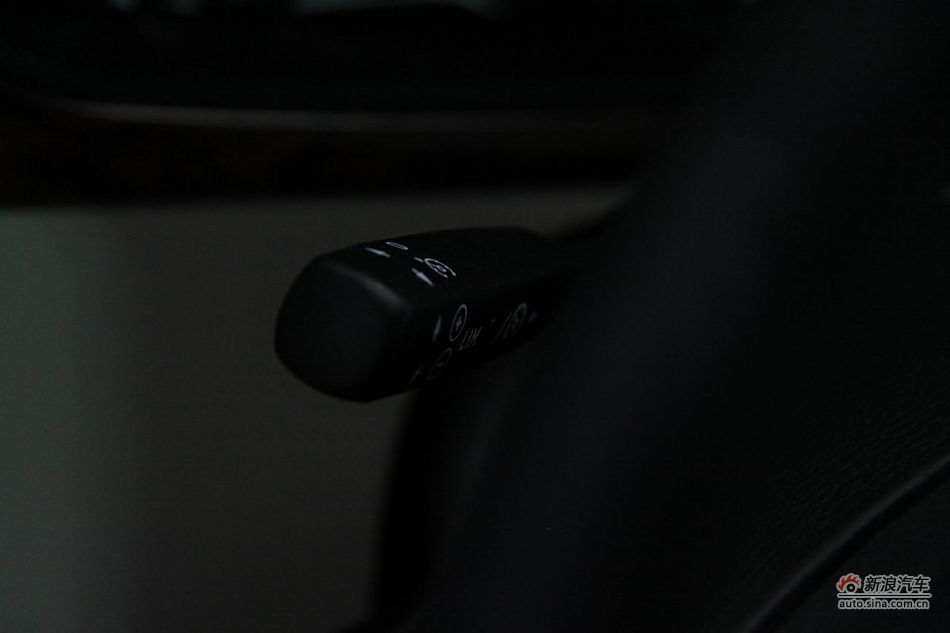 福建戴姆勒新唯雅诺导航版