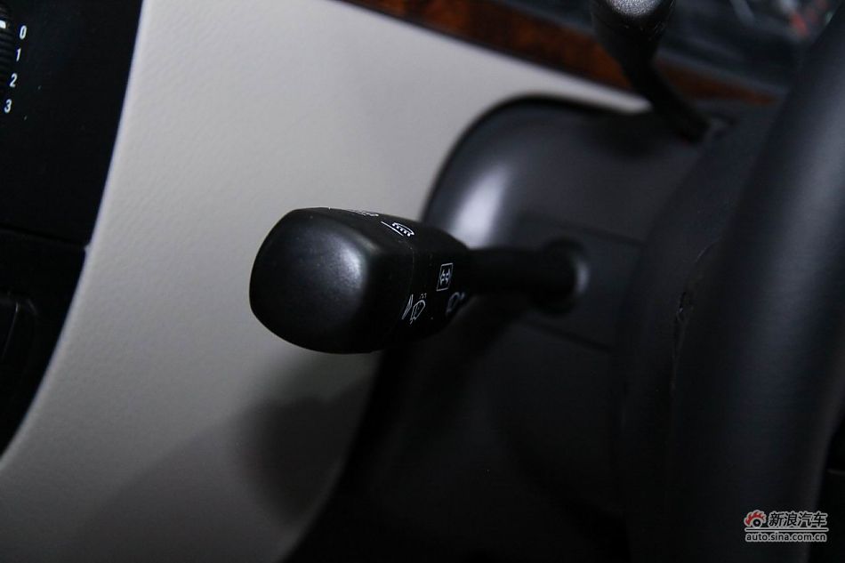 福建戴姆勒新唯雅诺导航版