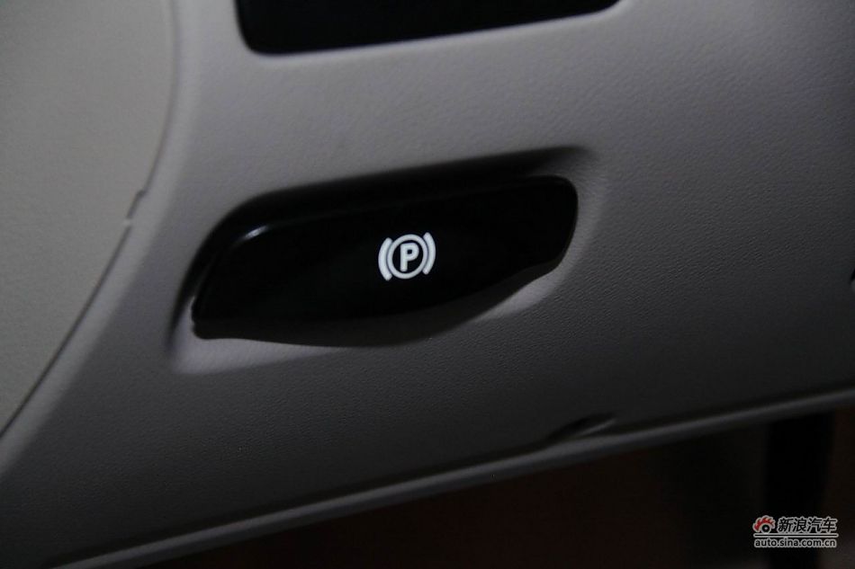 福建戴姆勒新唯雅诺导航版