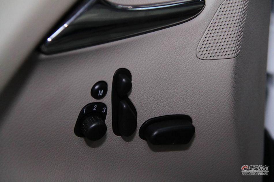 福建戴姆勒新唯雅诺导航版