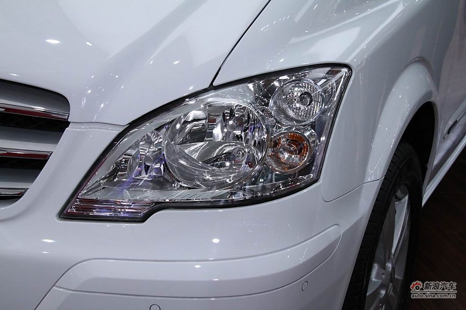 福建戴姆勒新唯雅诺导航版