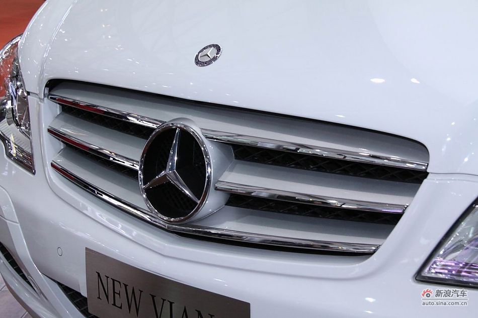 福建戴姆勒新唯雅诺导航版