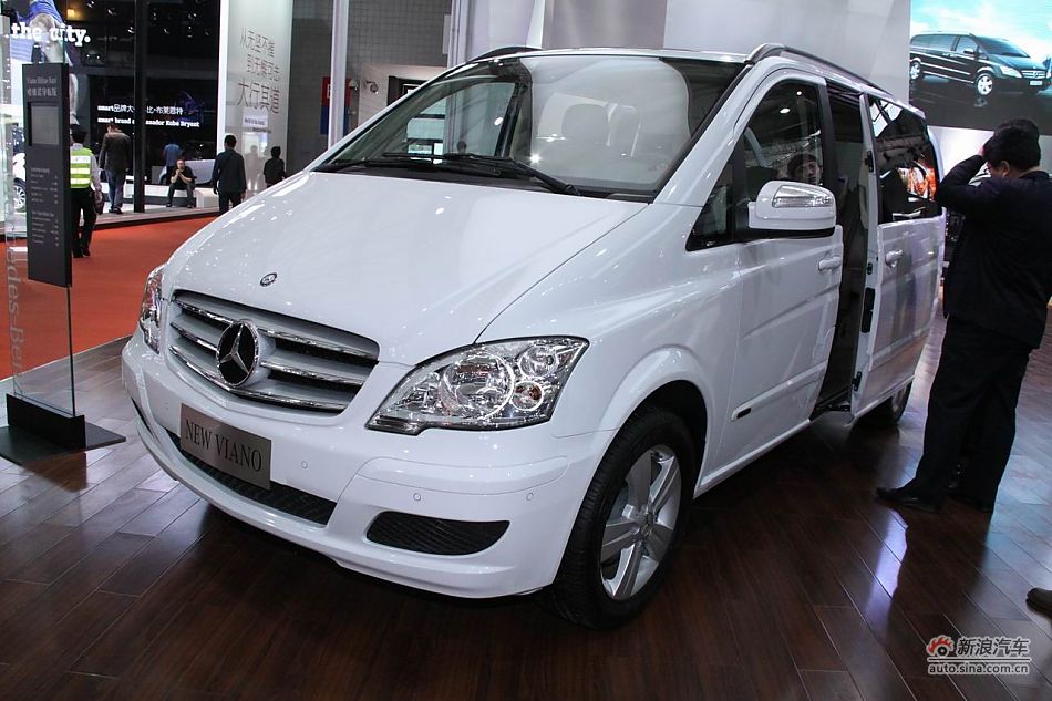 福建戴姆勒新唯雅诺导航版