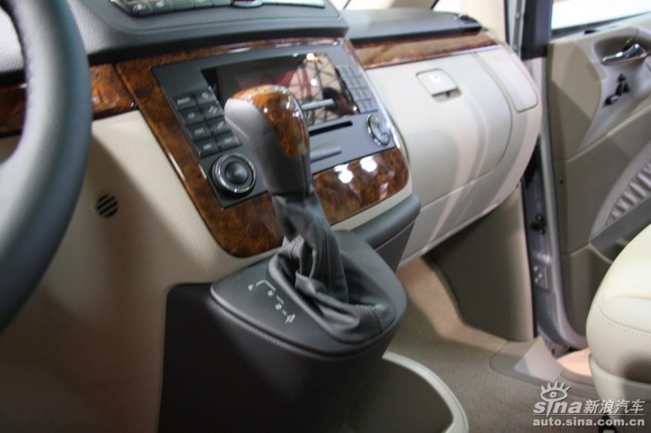 奔驰Viano旅行车