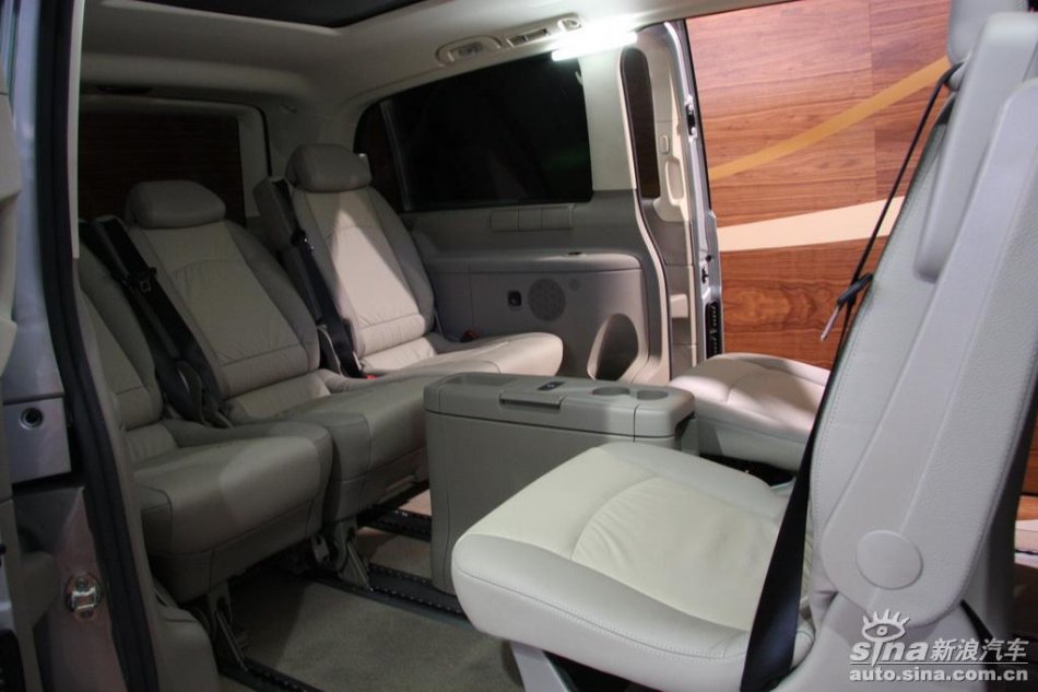 奔驰Viano旅行车