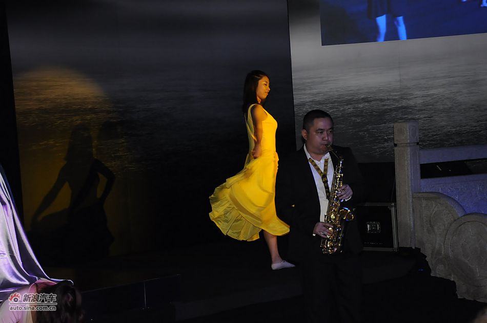 唯雅诺125周年纪念版上市