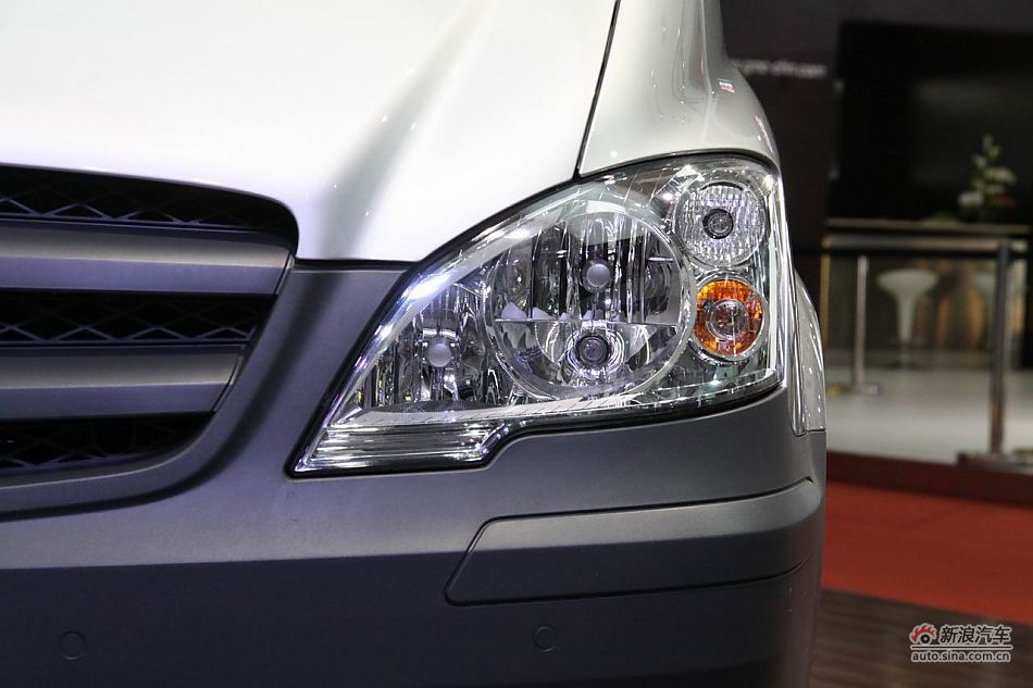 奔驰威霆商用版